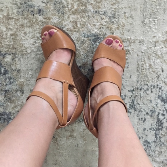 WORN ONCE Tan Brown Wedges - Picture 6 of 7